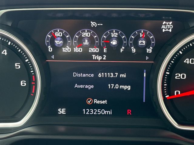 Used 2019 Chevrolet Silverado 1500 High Country w/ Technology Package AWD/4WD image 30