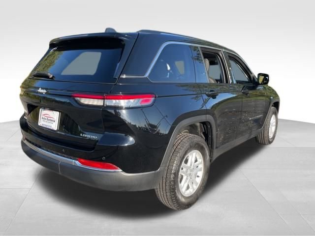 Used 2023 Jeep Grand Cherokee Laredo image 7