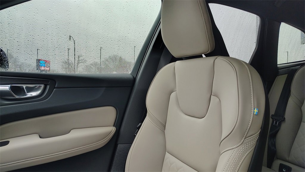 New 2026 Volvo XC60 B5 Plus w/ Climate Package image 22