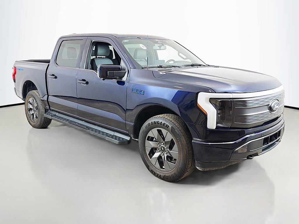 Used 2024 Ford F150 Lightning Lariat image 45
