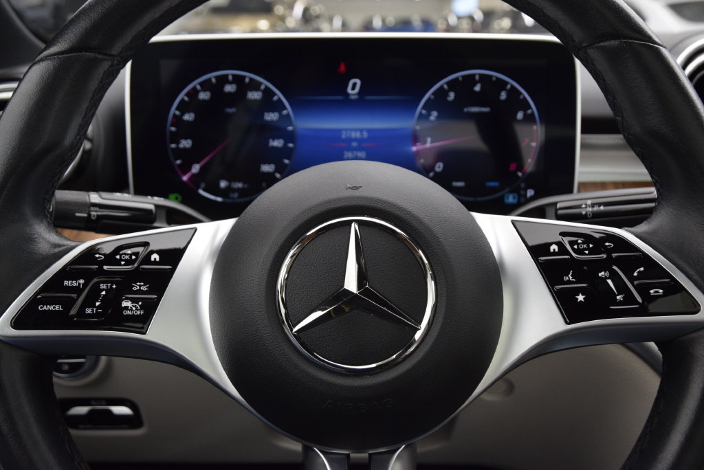 Used 2023 Mercedes-Benz C 300 Sedan image 23