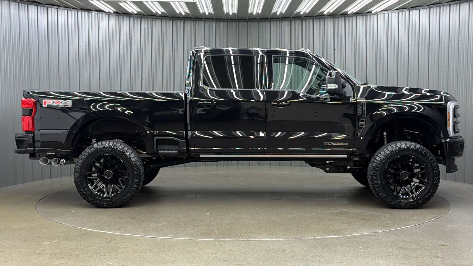Used 2026 Ford F350 Platinum w/ FX4 Off-Road Package AWD/4WD image 6