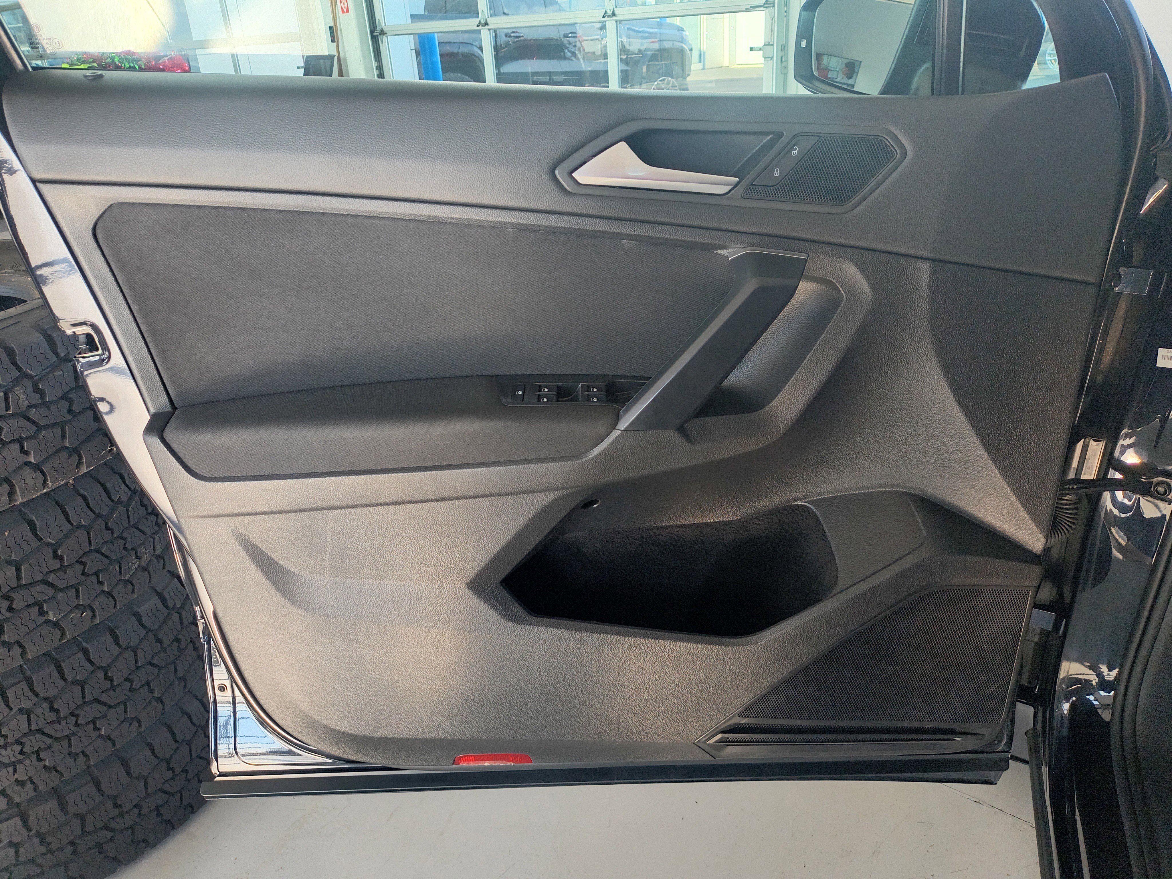 Used 2021 Volkswagen Tiguan S image 10