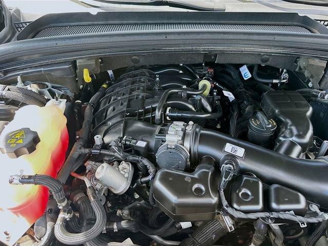 Used 2024 Jeep Grand Cherokee L Limited w/ Luxury Tech Group II image 32