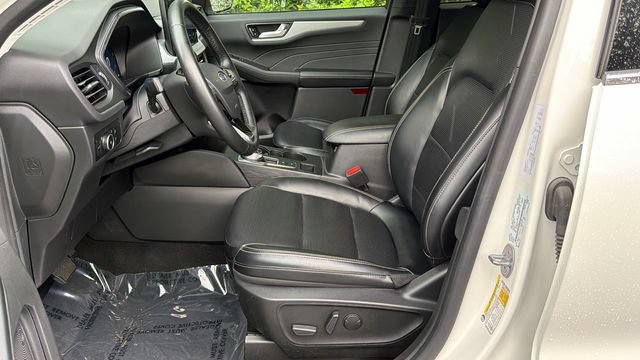 Certified 2024 Ford Escape Platinum AWD/4WD image 9