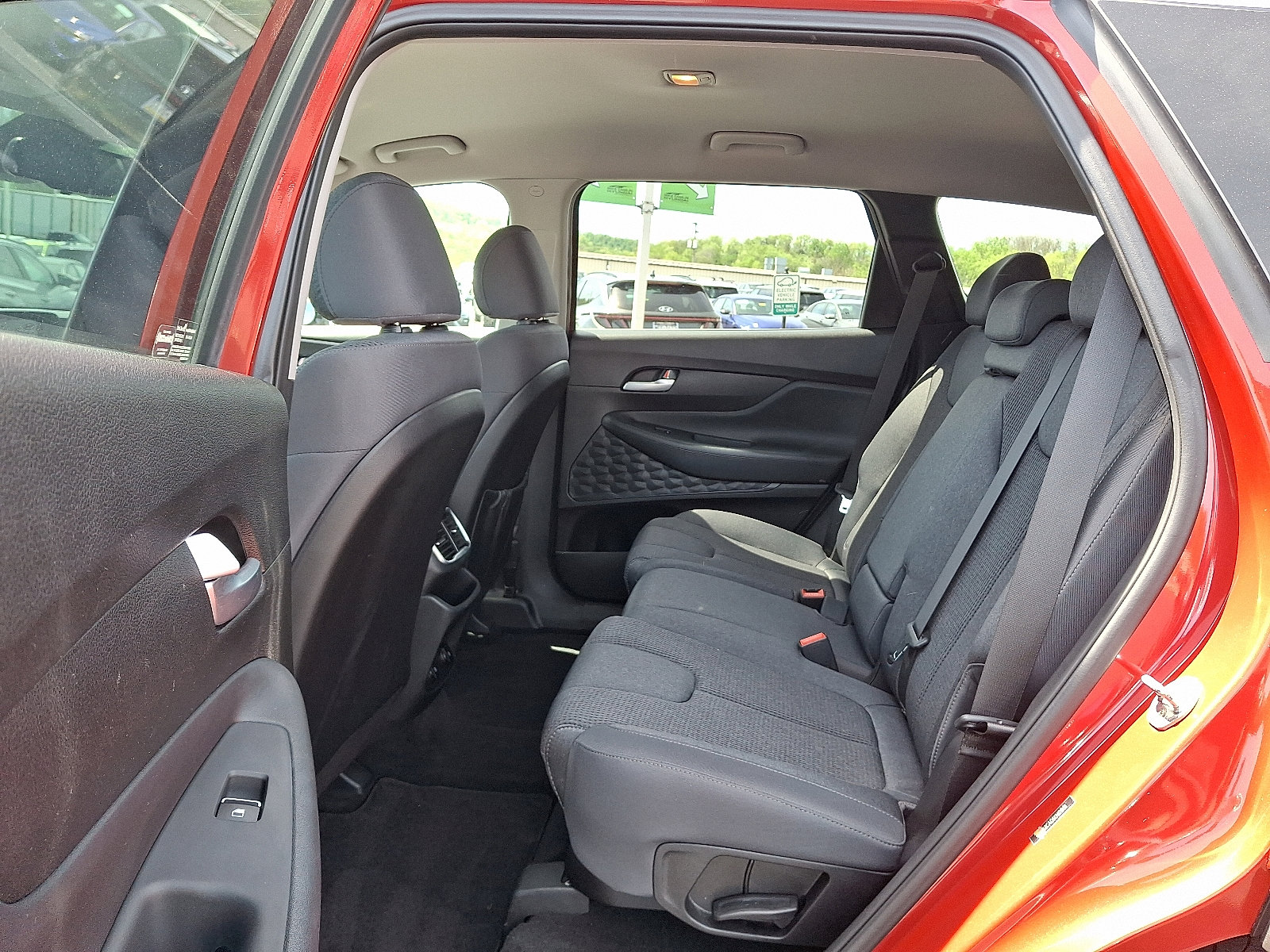 Used 2019 Hyundai Santa Fe SEL AWD/4WD image 10