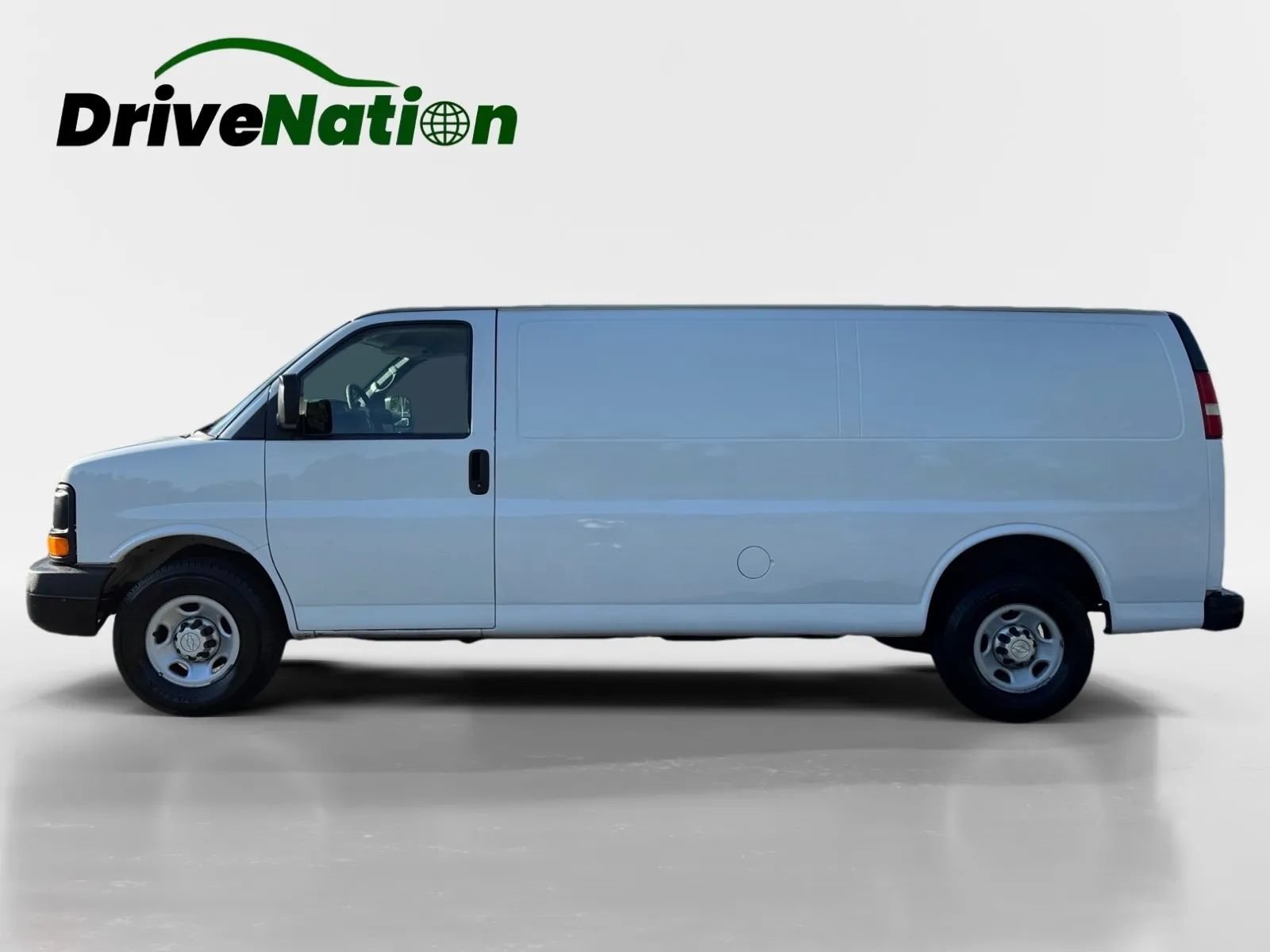 Used 2015 Chevrolet Express 3500 Extended RWD image 8