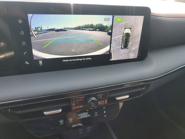 Certified 2025 Nissan Kicks SR FWD image 26