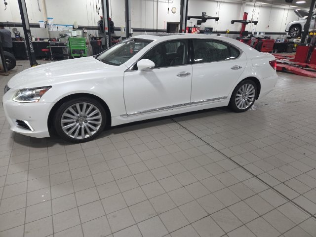 Used 2013 Lexus LS 460 L w/ Preferred Accessory Package AWD/4WD image 5