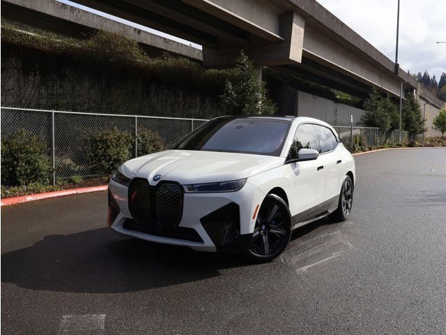 Used 2023 BMW iX xDrive50 w/ Premium Package image 1