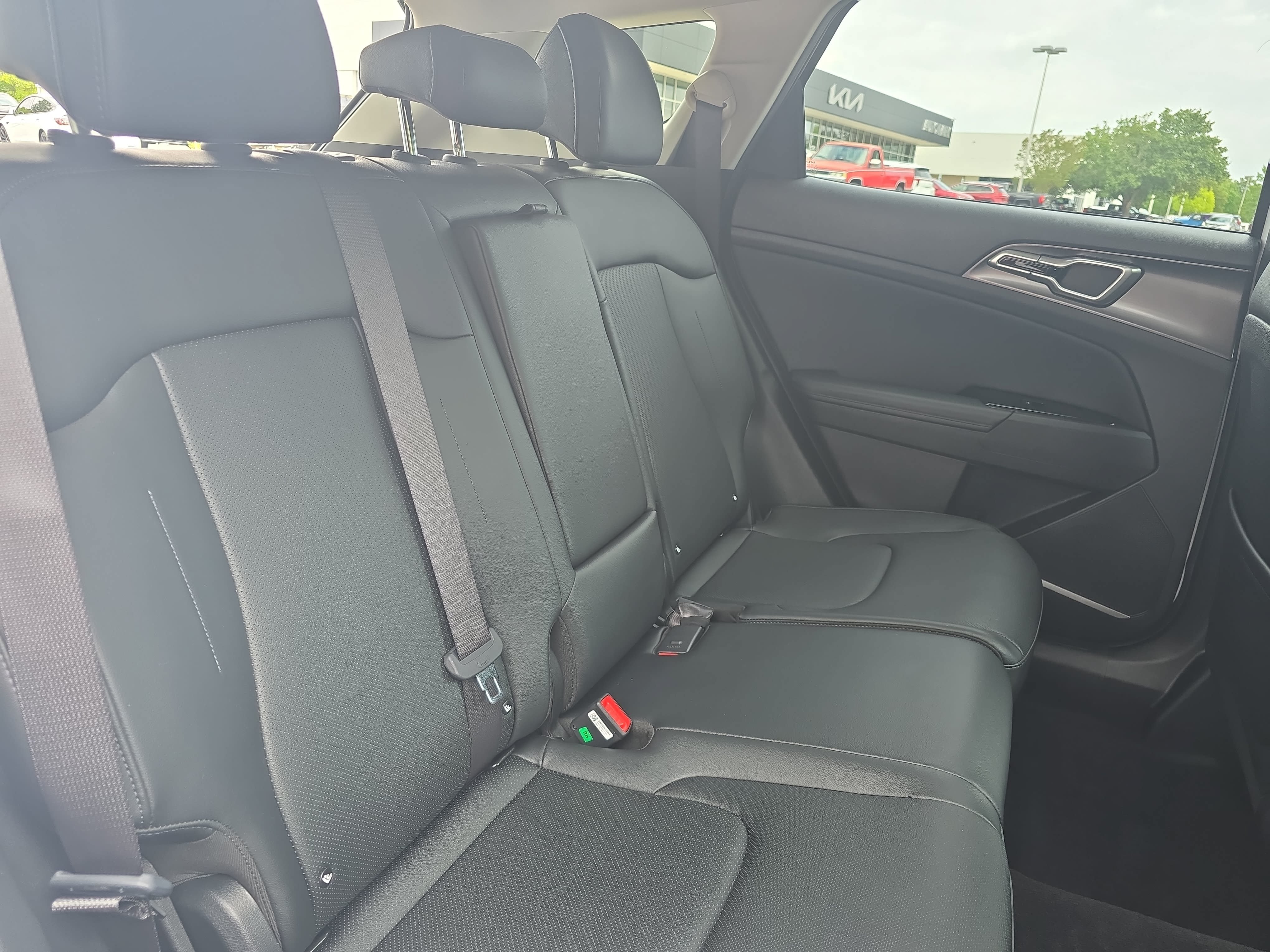 Used 2024 Kia Sportage EX AWD/4WD image 11