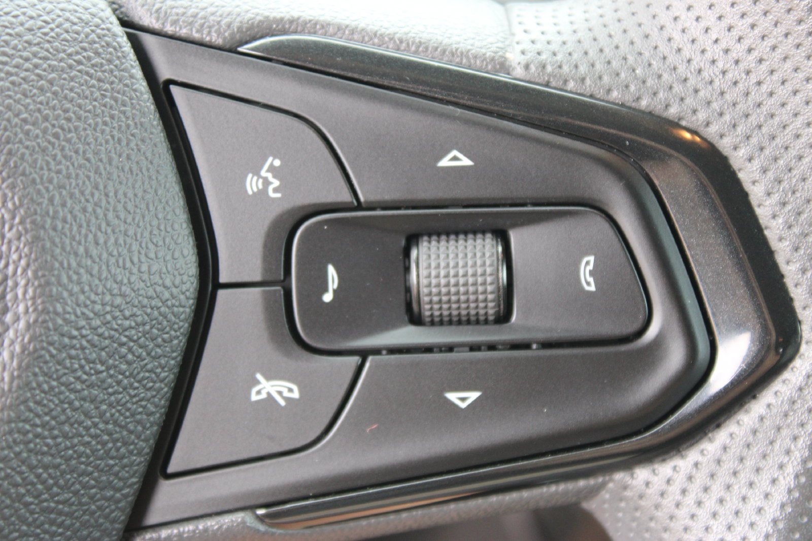 Used 2026 Chevrolet TrailBlazer LT AWD/4WD image 19