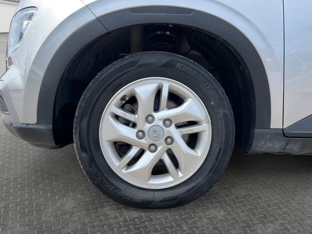 Used 2024 Hyundai Venue SE FWD image 16