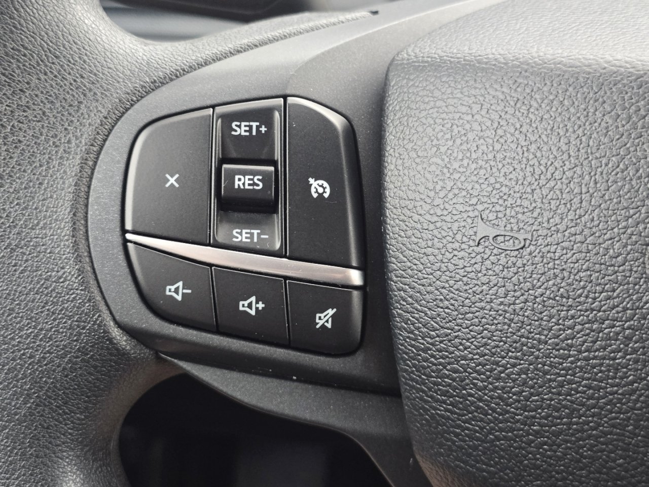 Used 2023 Ford Explorer 4WD image 30