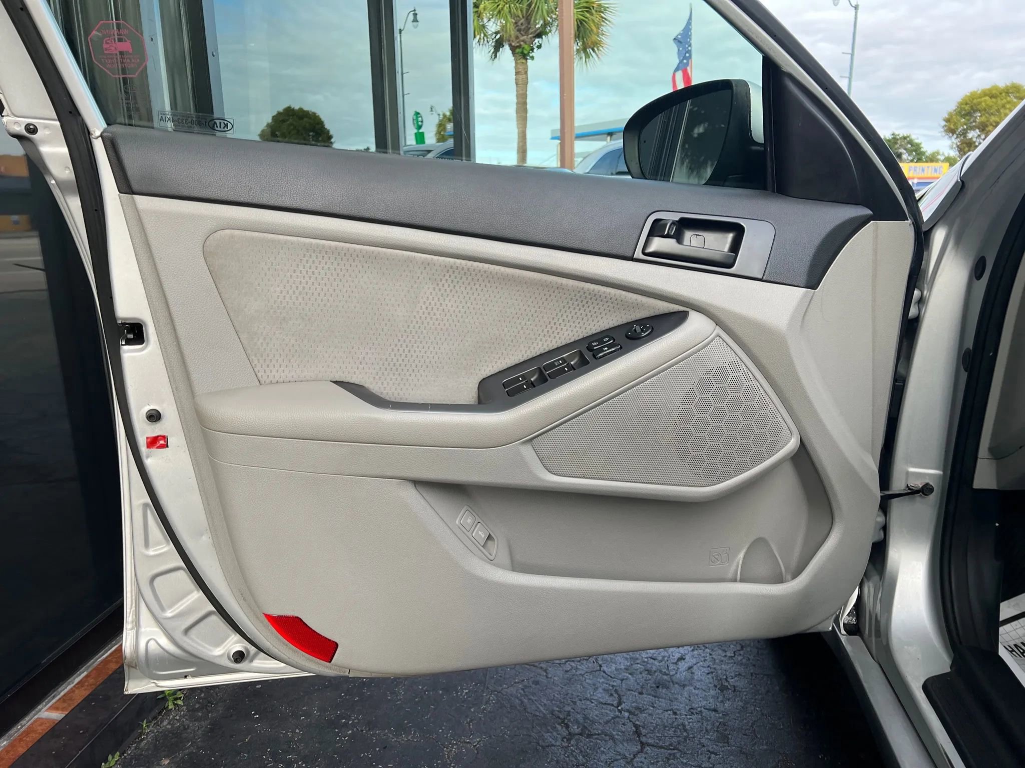 Used 2012 Kia Optima LX w/ Convenience Pkg image 8