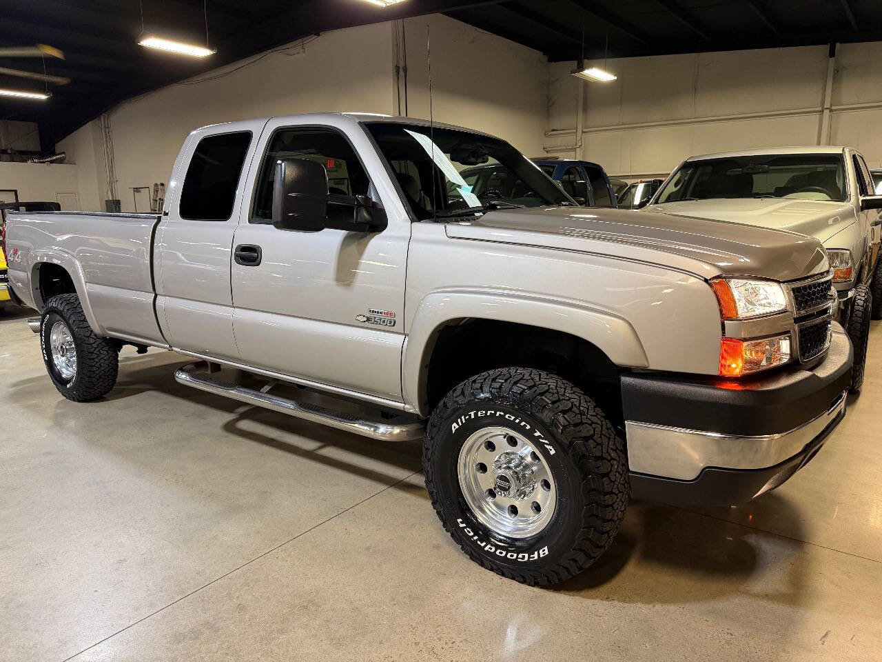 Used 2006 Chevrolet Silverado 3500 LT w/ Heavy-Duty Power Package AWD/4WD image 47