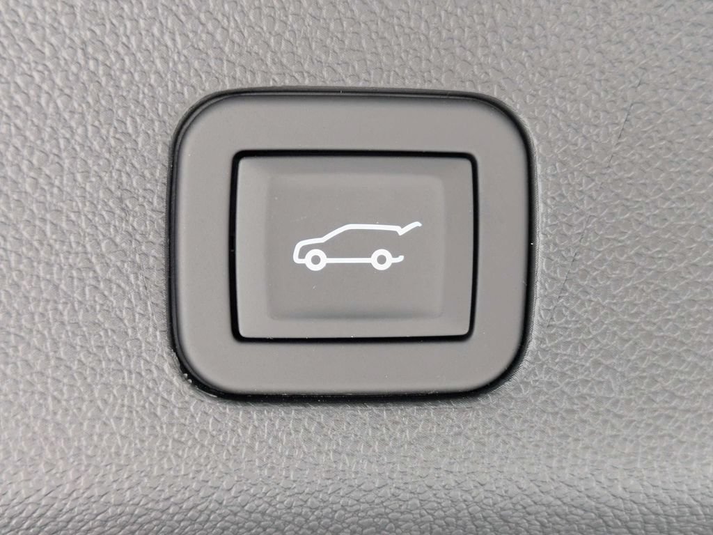 New 2026 Chevrolet Suburban High Country AWD/4WD image 16