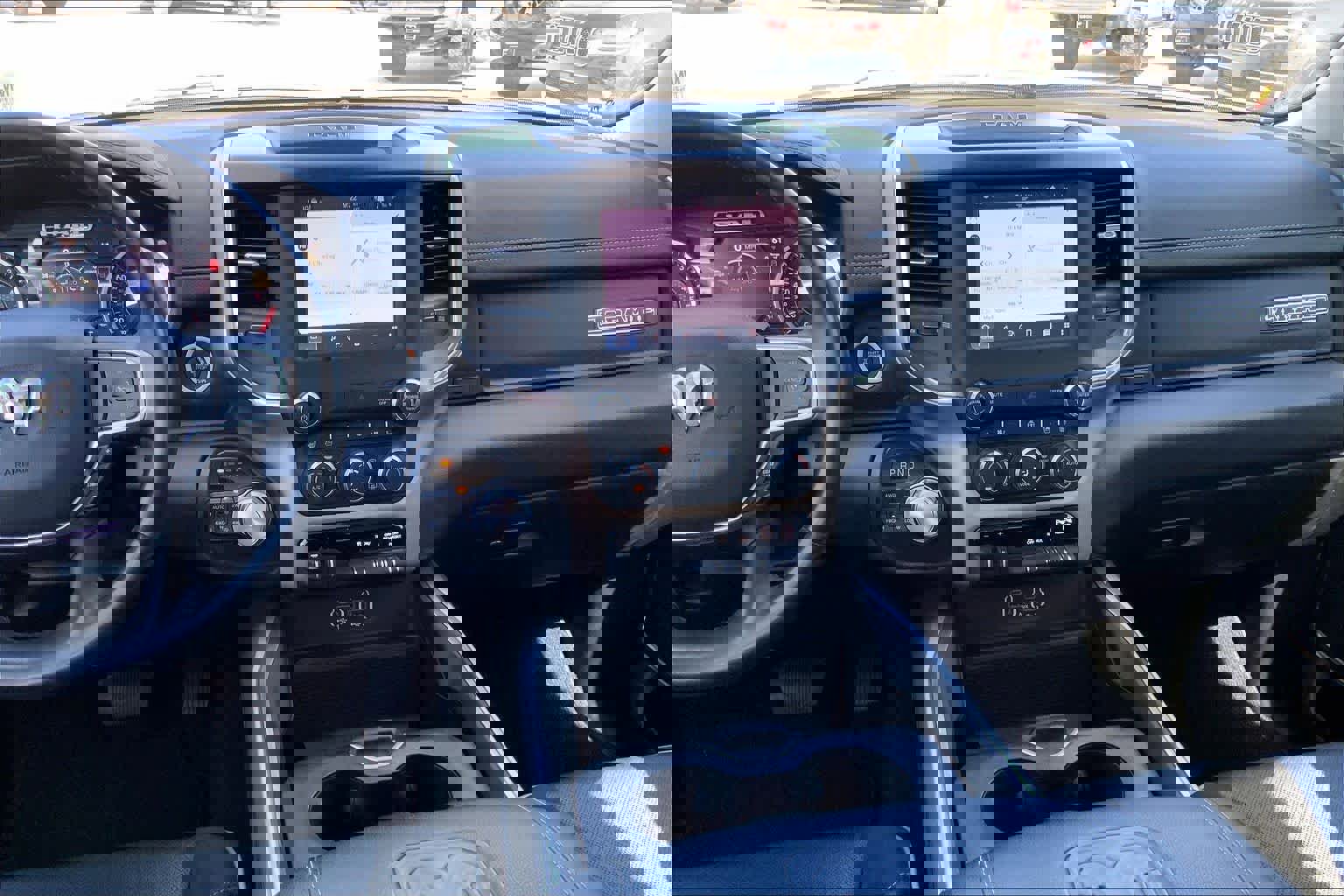 Used 2022 RAM 1500 Laramie AWD/4WD image 7