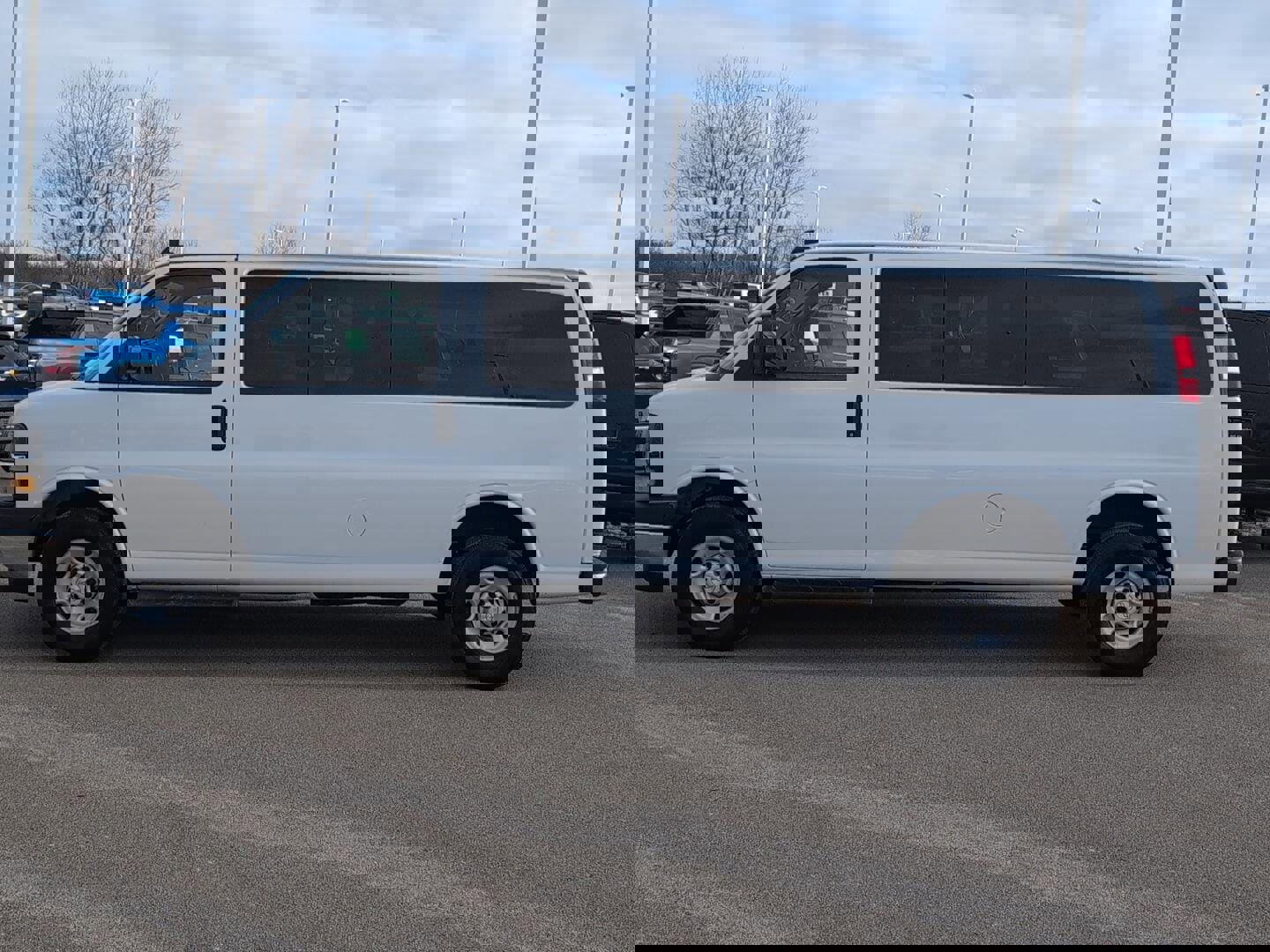 Used 2023 Chevrolet Express 3500 LT w/ LT Preferred Equipment Group image 2