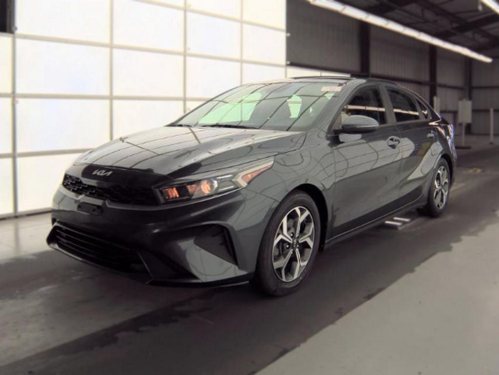 Used 2024 Kia Forte LXS w/ LXS Technology Package FWD image 2