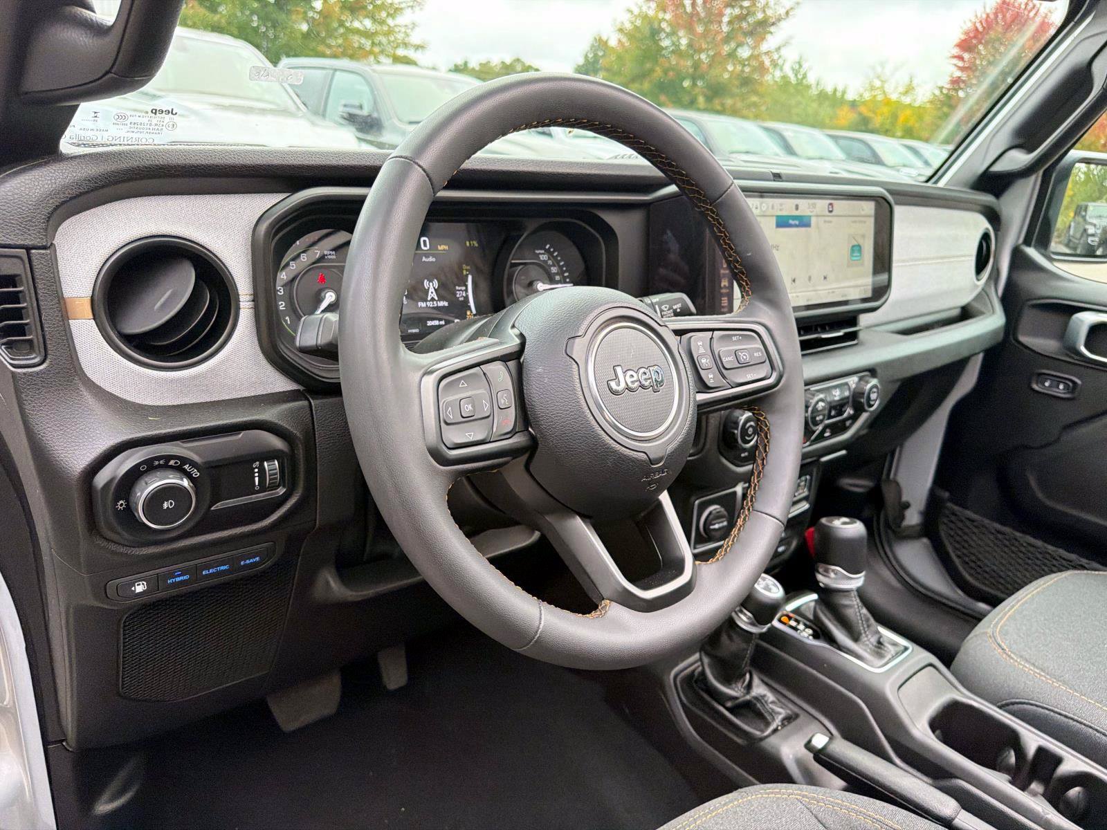 Used 2024 Jeep Wrangler Unlimited AWD/4WD image 13