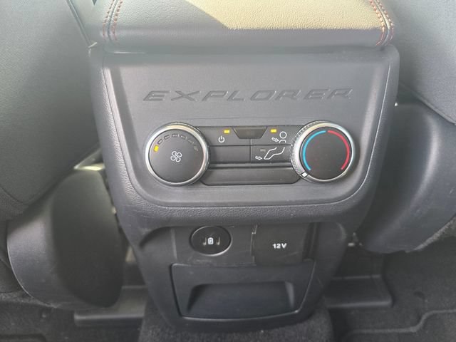 Used 2025 Ford Explorer Active AWD/4WD image 14