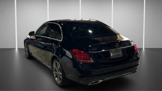 Used 2018 Mercedes-Benz C 300 Sedan image 4
