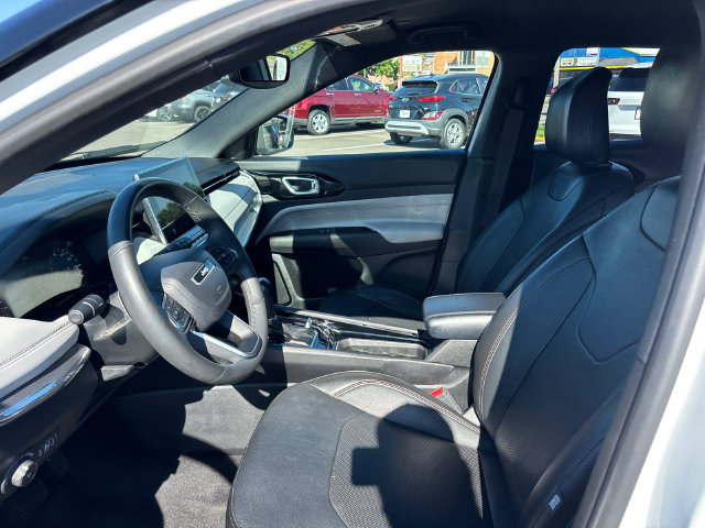 Used 2023 Jeep Compass Limited AWD/4WD image 2