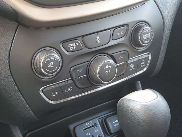 Used 2016 Jeep Cherokee 75th Anniversary AWD/4WD image 16