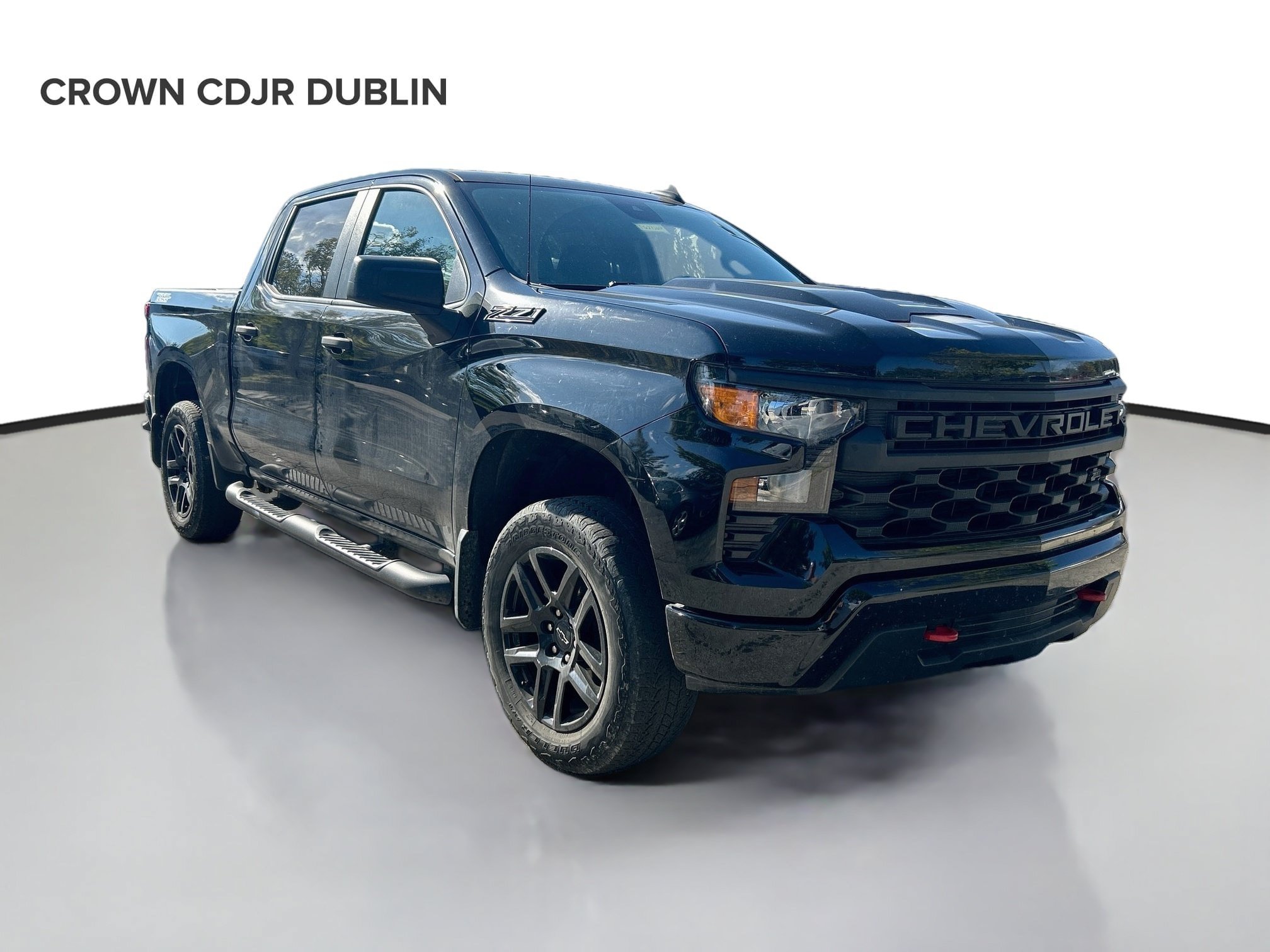 Used 2023 Chevrolet Silverado 1500 Custom Trail Boss w/ LPO, Dark Essentials Package AWD/4WD image 2