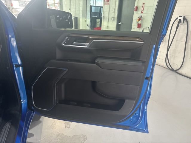 Used 2025 Chevrolet Silverado 1500 LT image 33