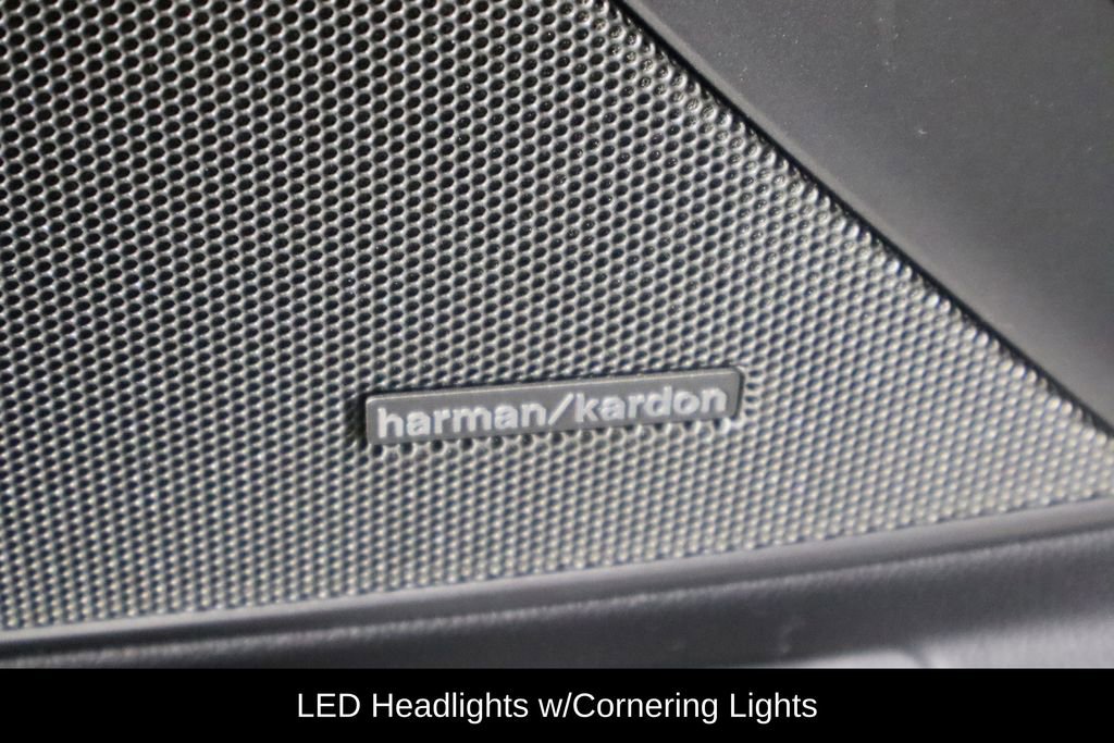 Used 2019 BMW 330i xDrive Sedan w/ M Sport Package image 23