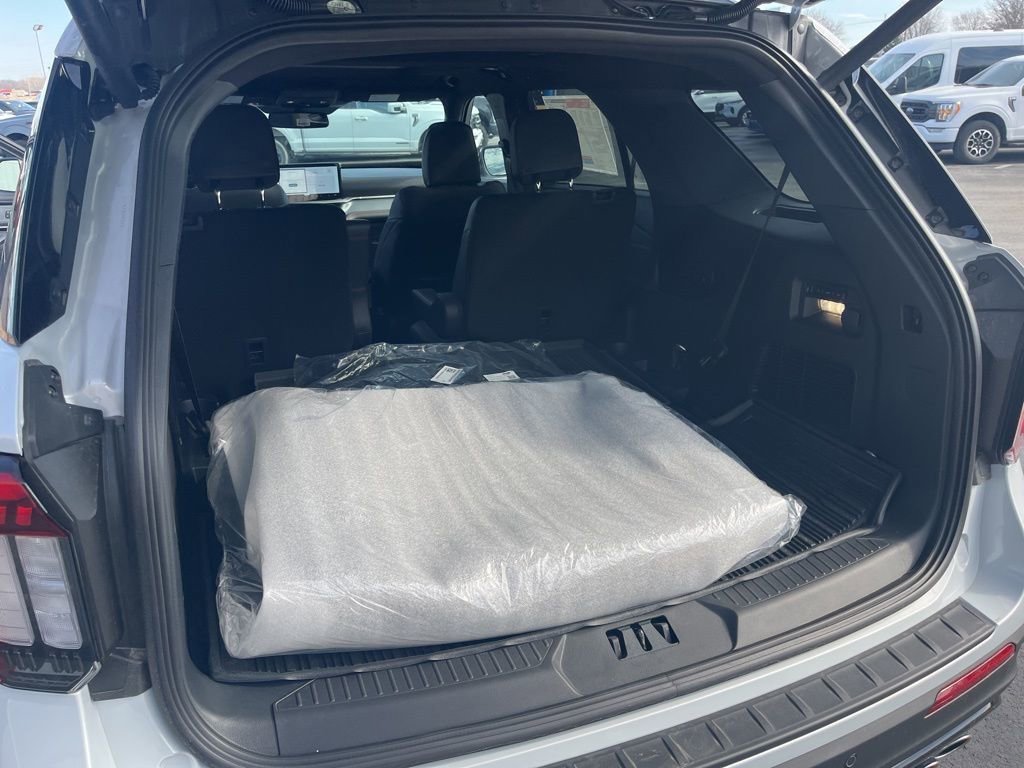 New 2026 Ford Explorer ST w/ Sun And Sound Package image 14