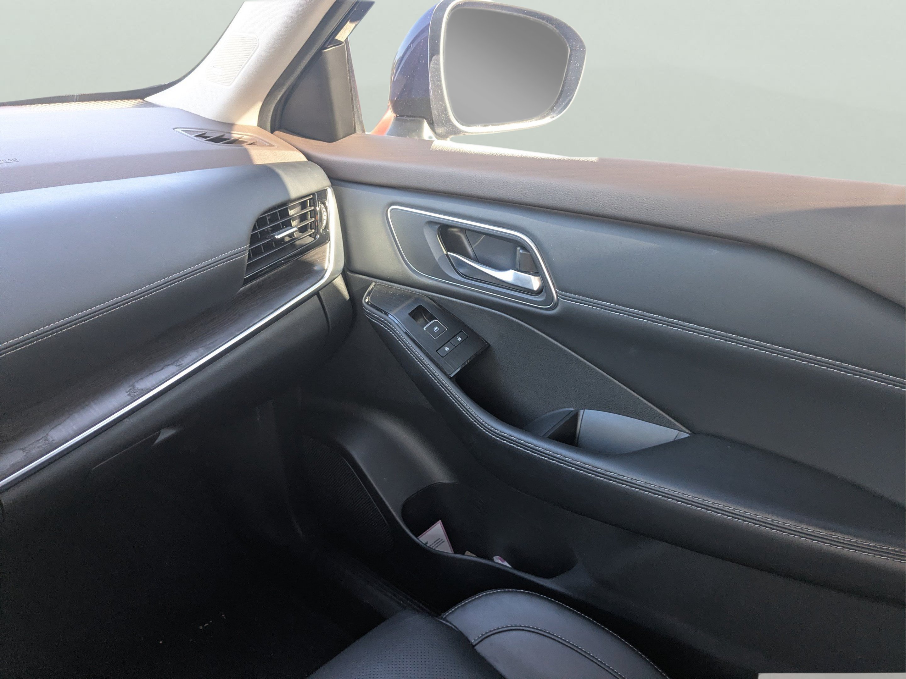 Used 2022 Nissan Rogue Platinum w/ Head-Up Display Package FWD image 14