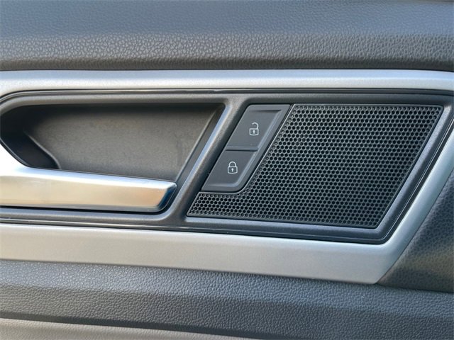 Used 2023 Volkswagen Atlas SE w/ Panoramic Sunroof Package image 31