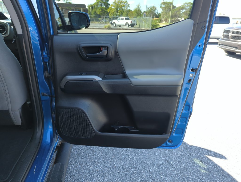 Used 2018 Toyota Tacoma SR5 RWD image 26