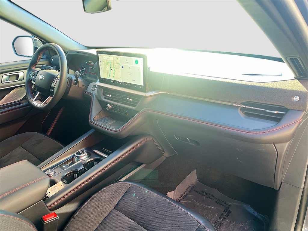 Used 2025 Ford Explorer ST image 32