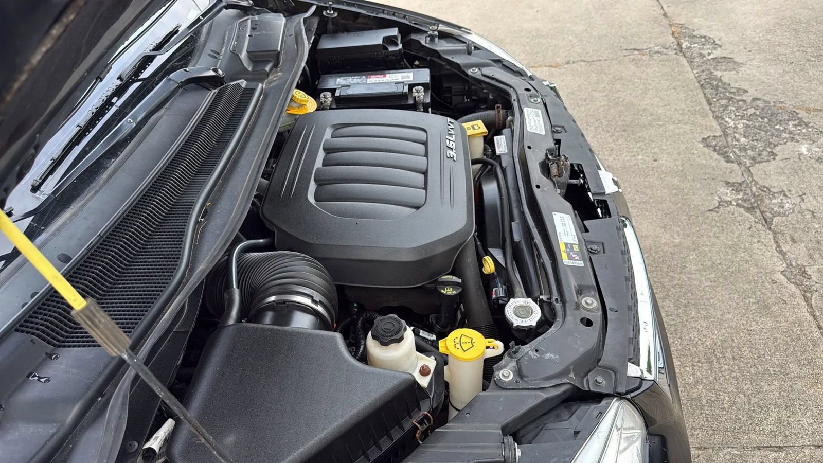 Used 2014 Dodge Grand Caravan R/T w/ Driver Convenience Group FWD image 22