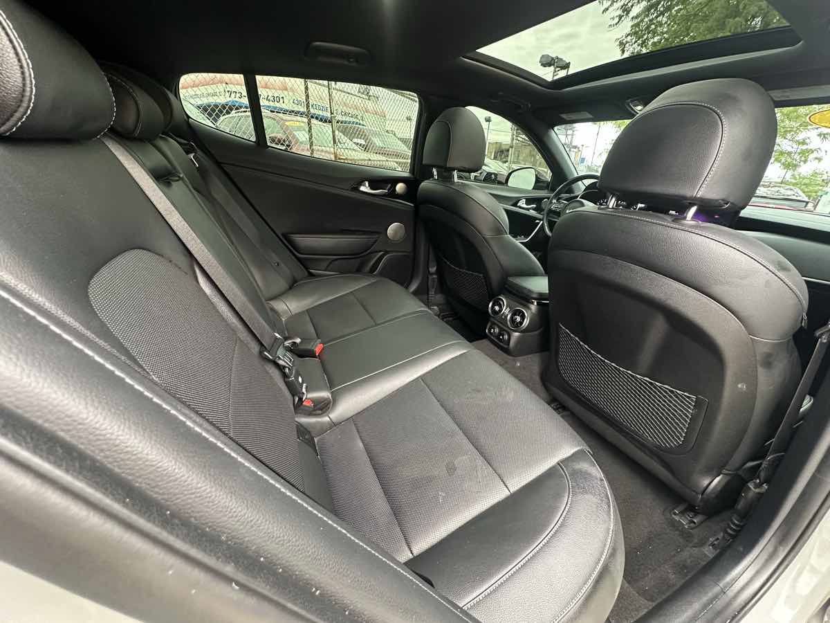 Used 2022 Kia Stinger GT-Line w/ Sun & Sound Package AWD/4WD image 33