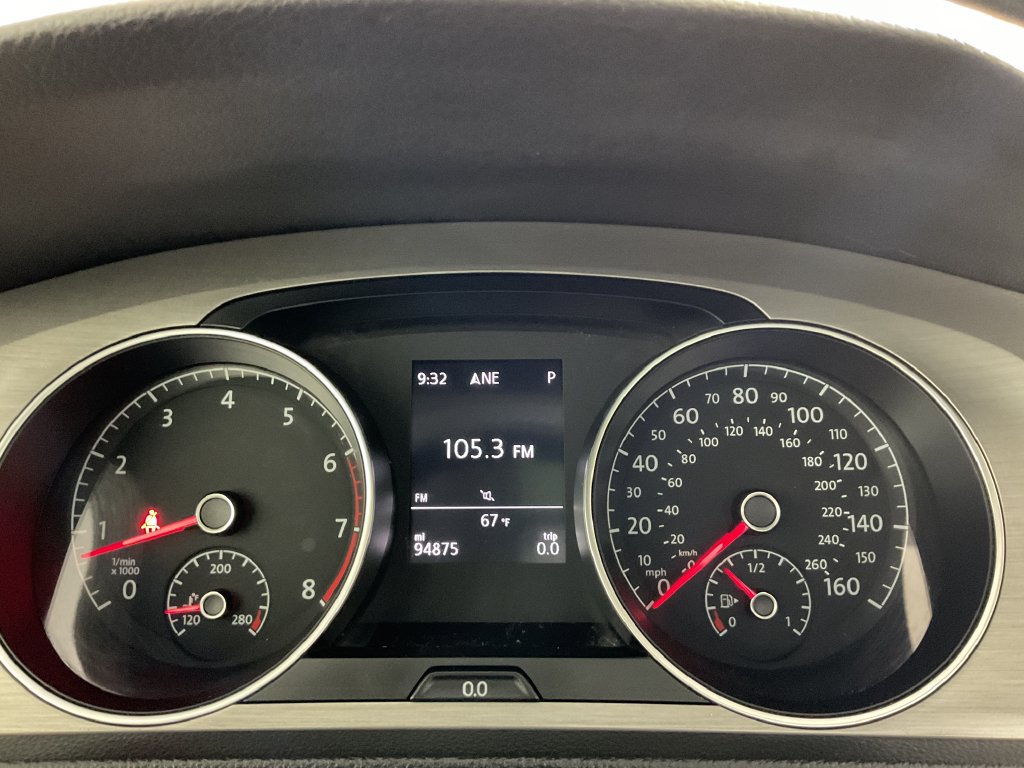 Used 2016 Volkswagen Golf S FWD image 27