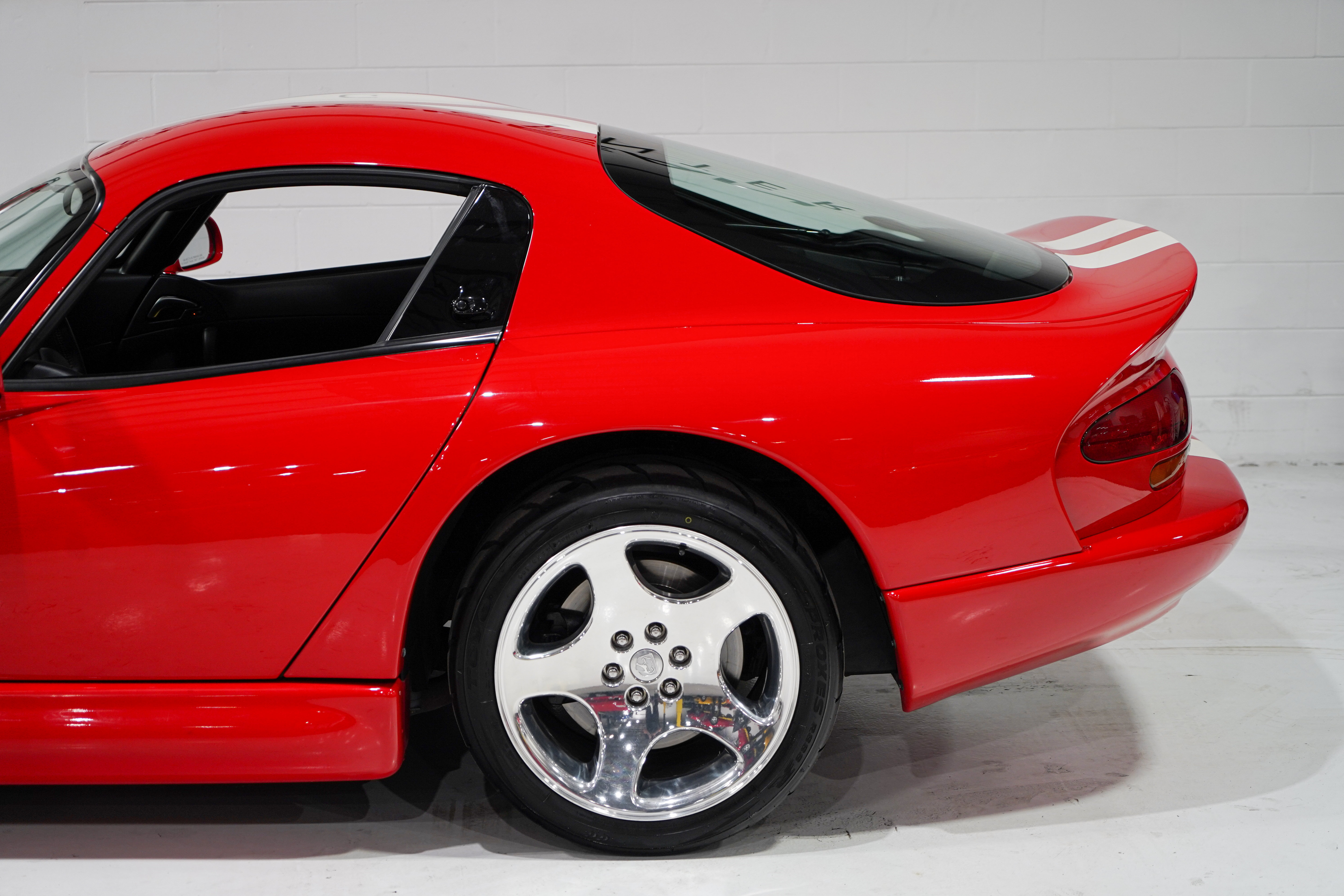 Used 2002 Dodge Viper GTS RWD image 31