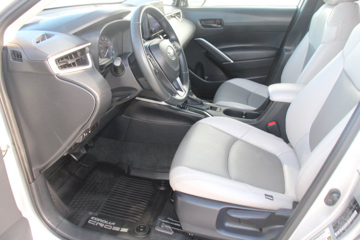 Certified 2024 Toyota Corolla Cross LE AWD/4WD image 11