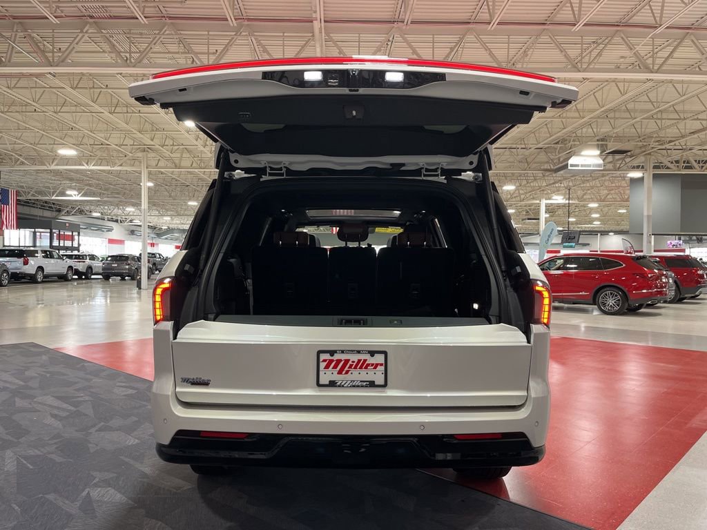 Certified 2025 Lincoln Navigator L Reserve AWD/4WD image 14