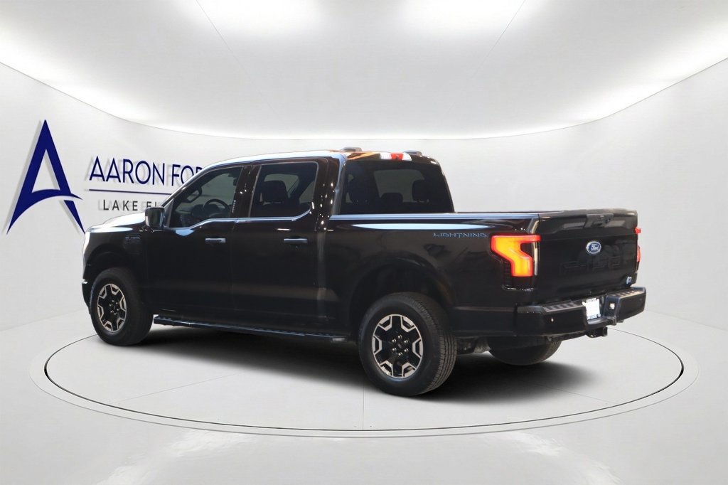 Used 2023 Ford F150 Lightning XLT AWD/4WD image 7