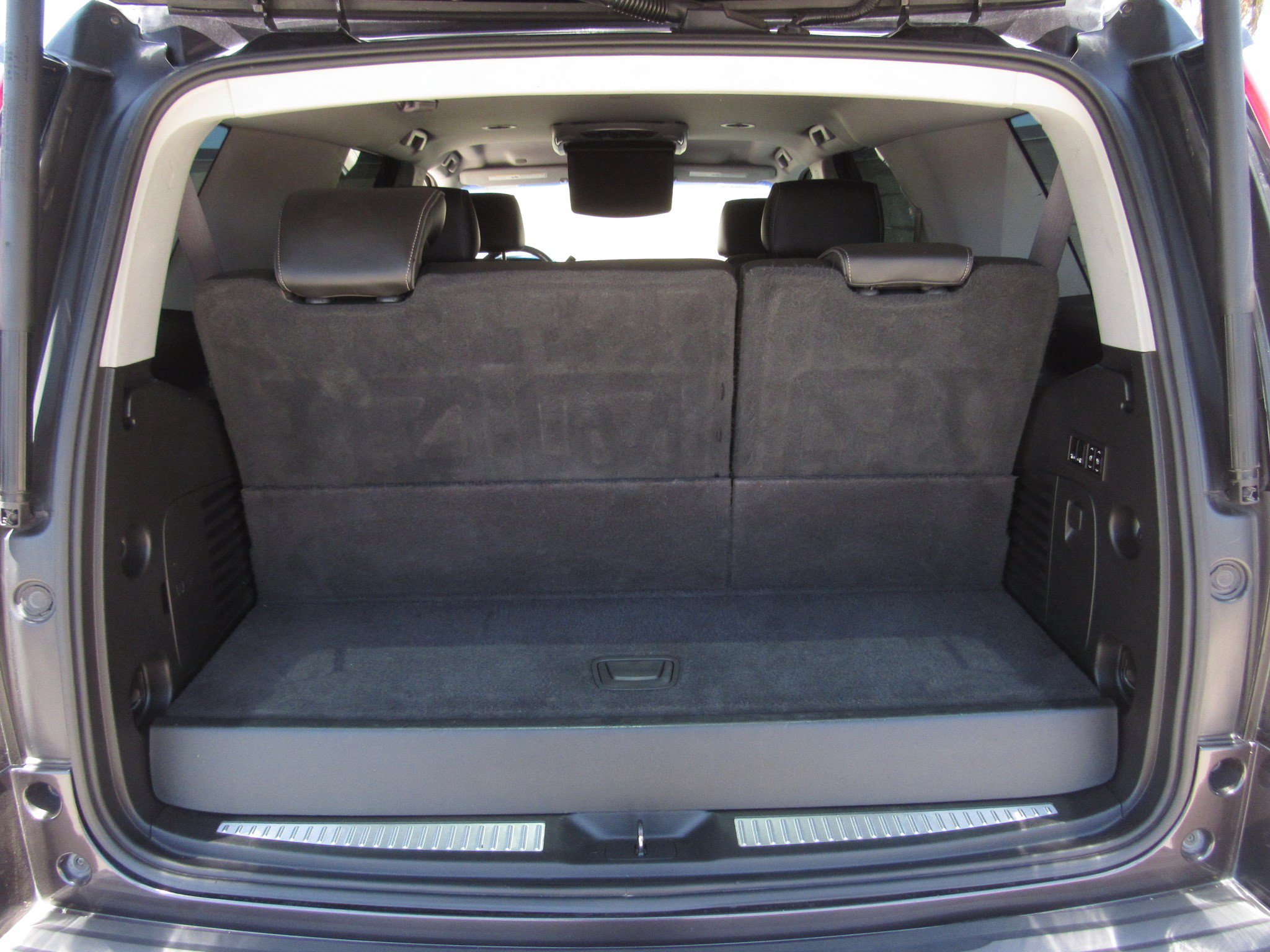 Used 2017 GMC Yukon Denali RWD image 12