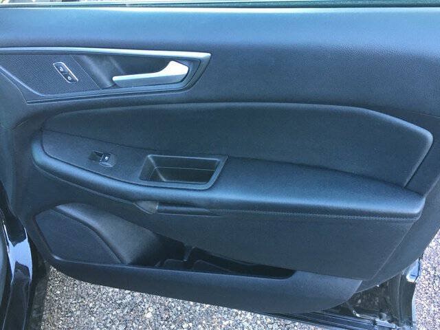 Used 2020 Ford Edge SE FWD image 21
