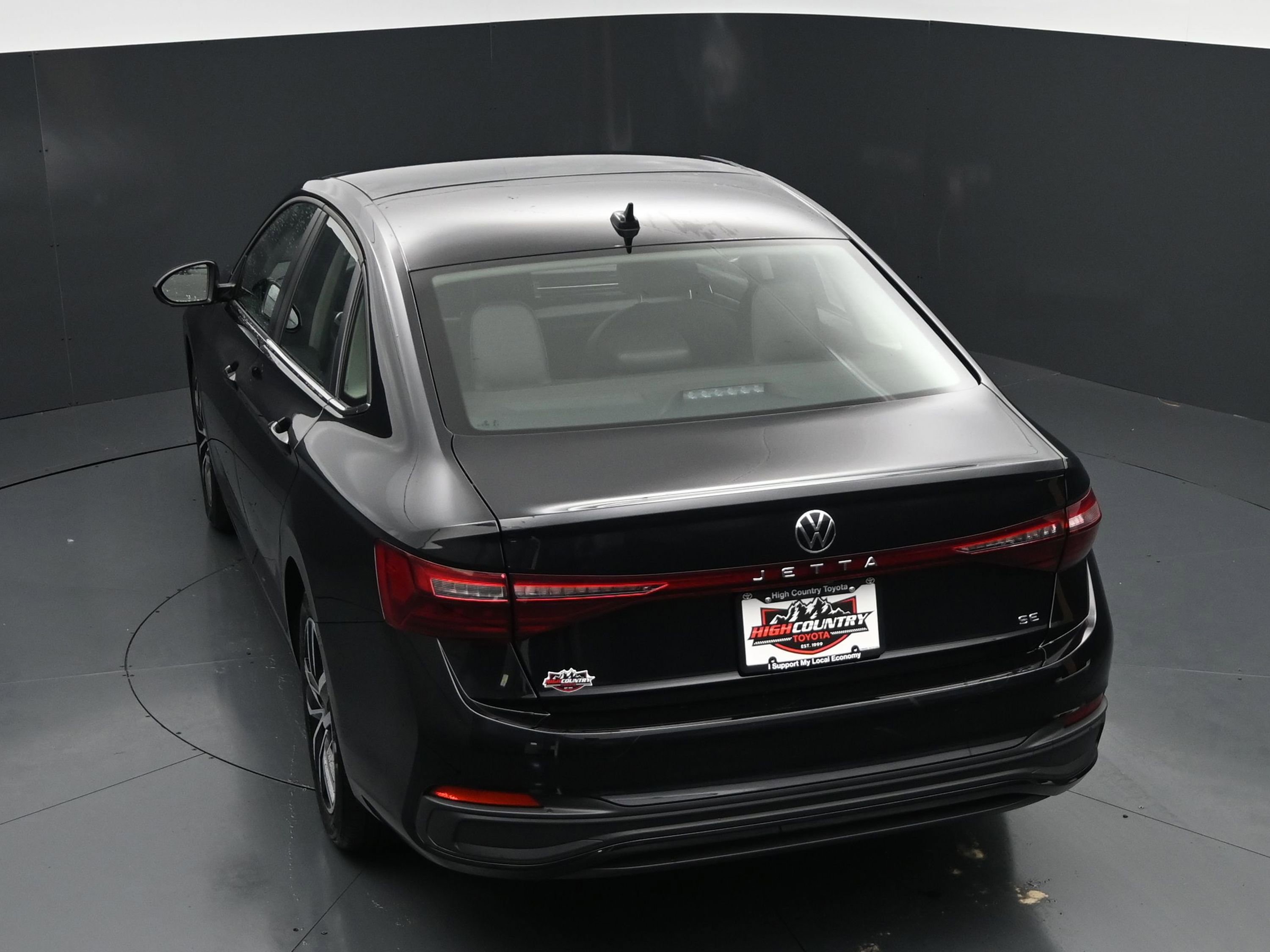 Used 2026 Volkswagen Jetta SE FWD image 29