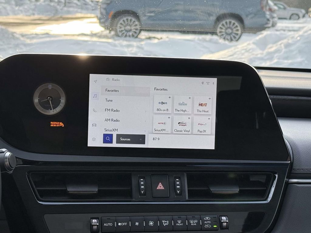 Used 2025 Lexus ES 350 Premium w/ Premium Package image 10