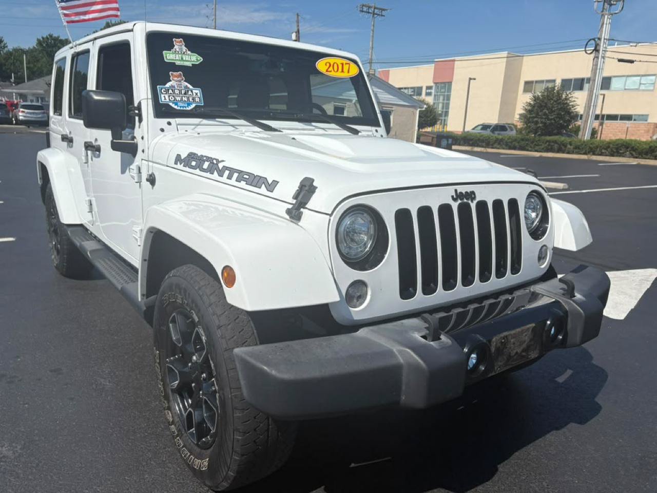Used 2017 Jeep Wrangler Unlimited Sahara AWD/4WD image 2