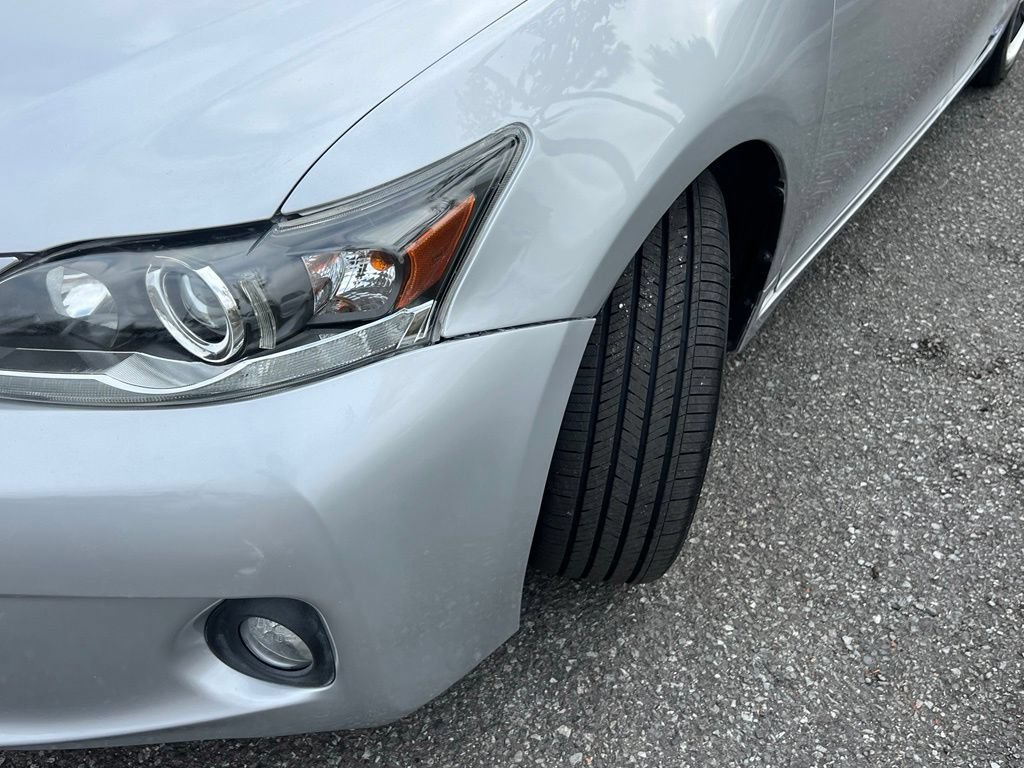 Used 2012 Lexus CT 200h Premium w/ Premium Audio Pkg FWD image 3